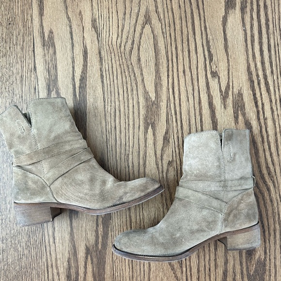 J. Crew tan leather booties size 7.5 - Picture 6 of 16